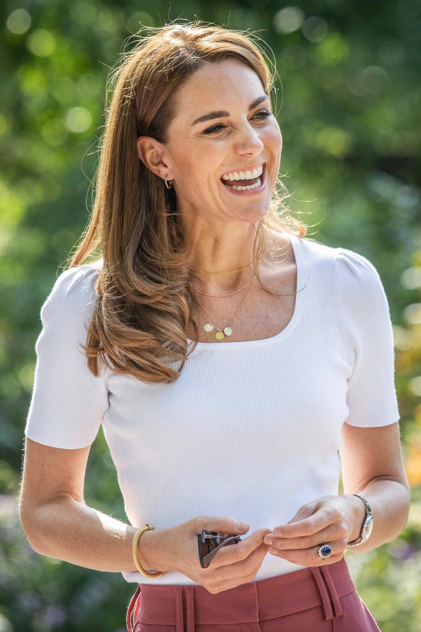 Kate's Quest for Solitude: A Reflection on Privacy in the Public Gaze - Moeva